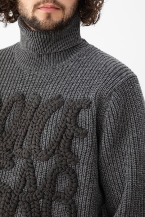 свитер  из италии вид сбоку