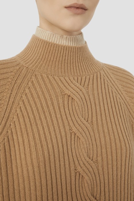 свитер  из италии вид сбоку