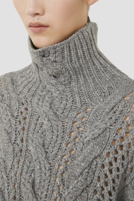 свитер  из италии вид сбоку