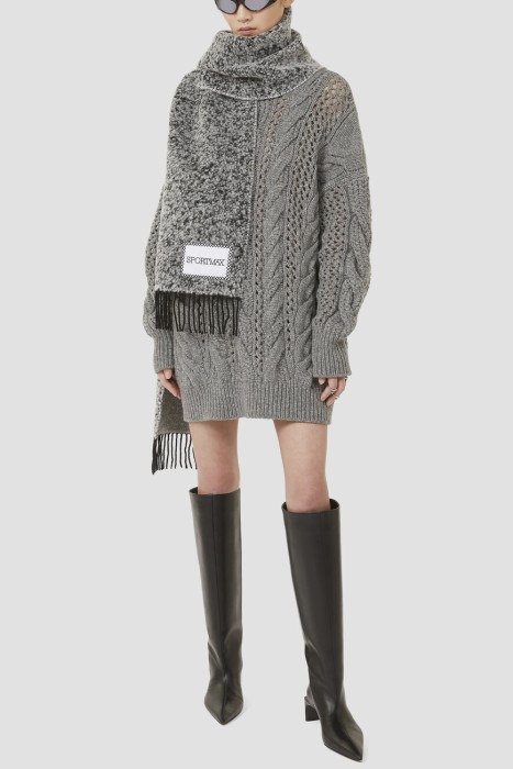 Товар серого цвета с внутренней стороны