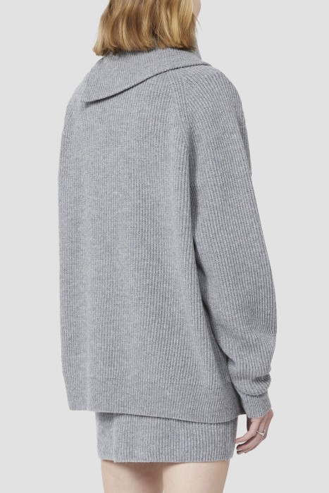 свитер  от бренда max mara вид слева