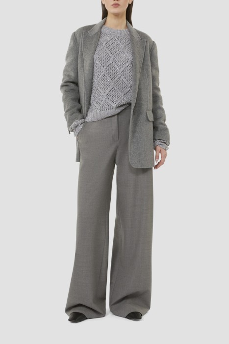 Товар серого цвета с внутренней стороны