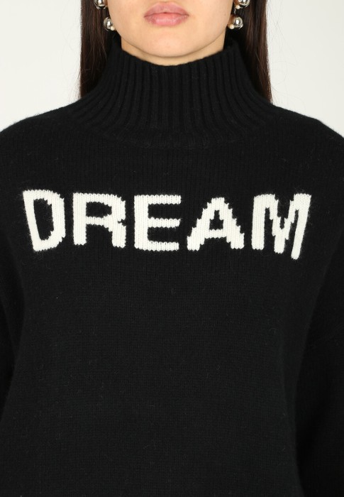 Товар черного цвета с внутренней стороны