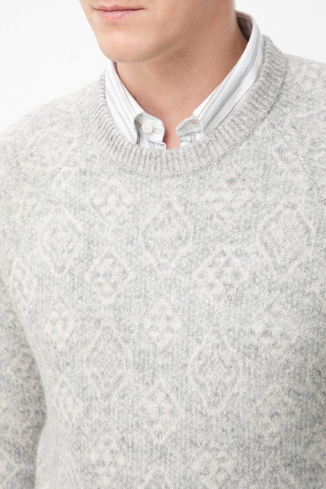 свитер  из италии вид сбоку