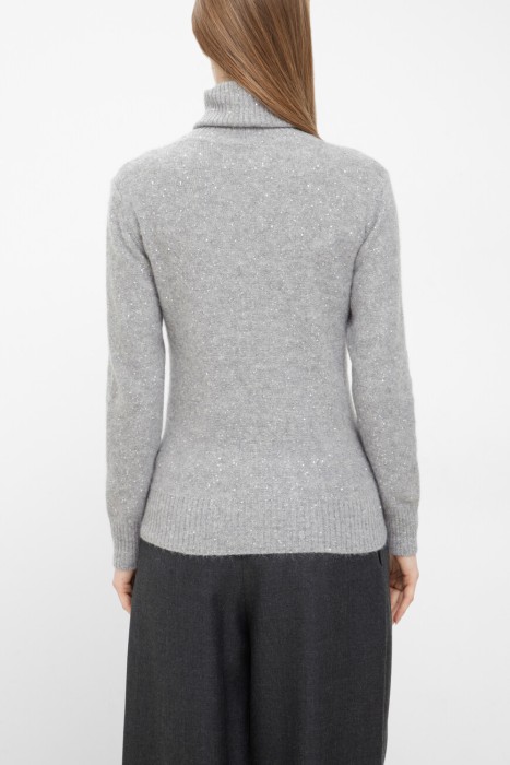 свитер  по цене 136000 руб вид справа