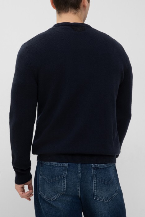 свитер  по цене 86750 руб вид справа