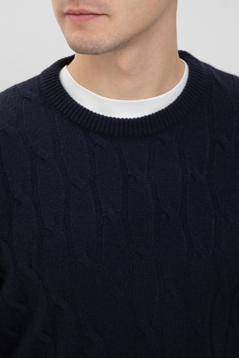 свитер  из италии вид сбоку