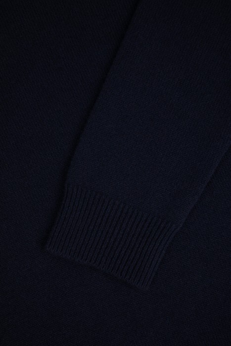 свитер  для взрослого возраста с изнаночной стороны