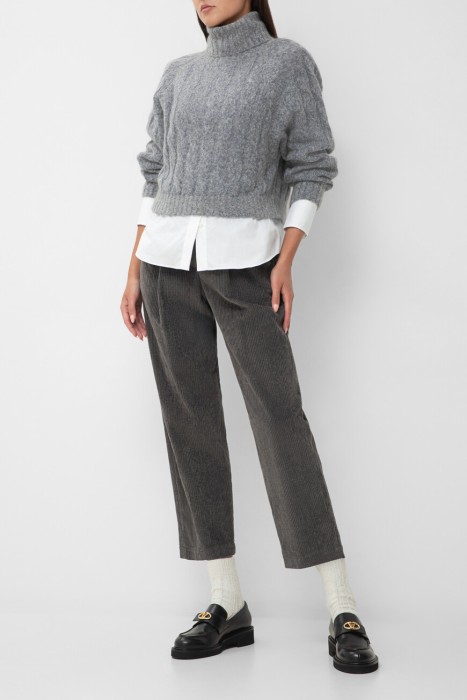 Товар серого цвета с внутренней стороны