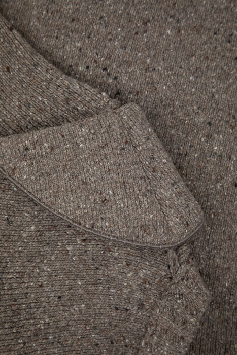 свитер  классического стиля с лицевой стороны