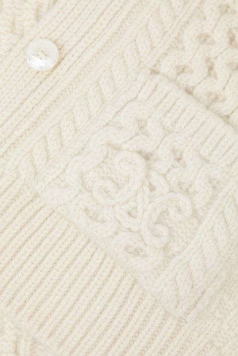 свитер  вид слева