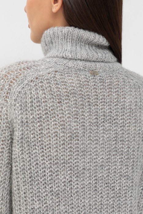 Товар серого цвета с внутренней стороны