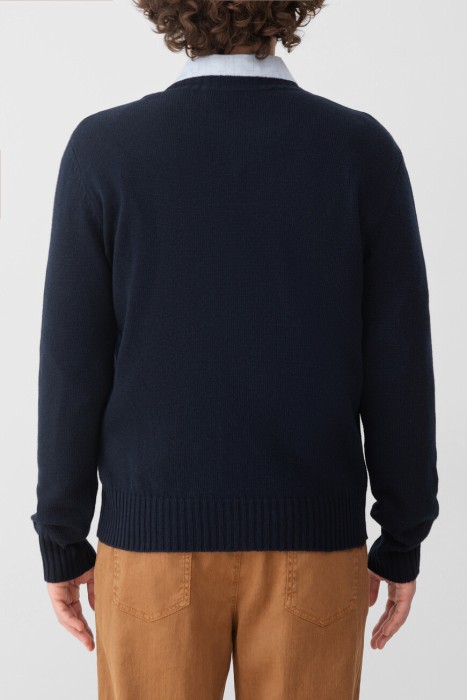 свитер  по цене 90750 руб вид справа