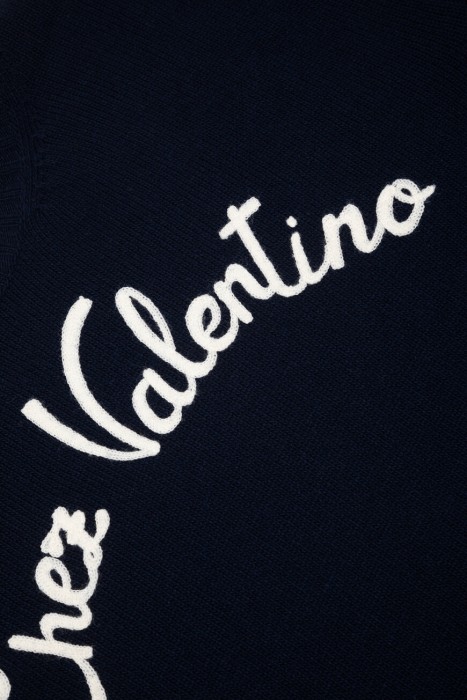 свитер  универсального стиля с лицевой стороны