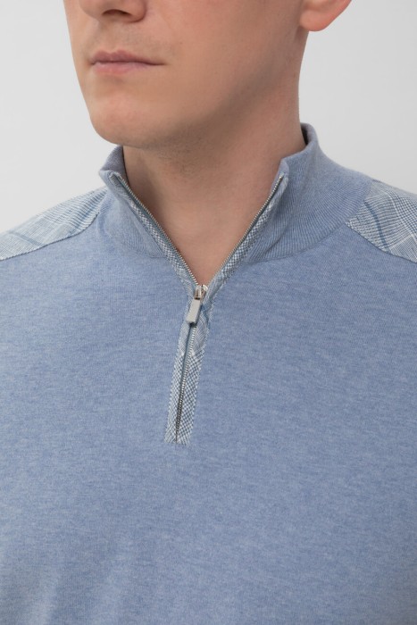 свитер  из италии вид сбоку