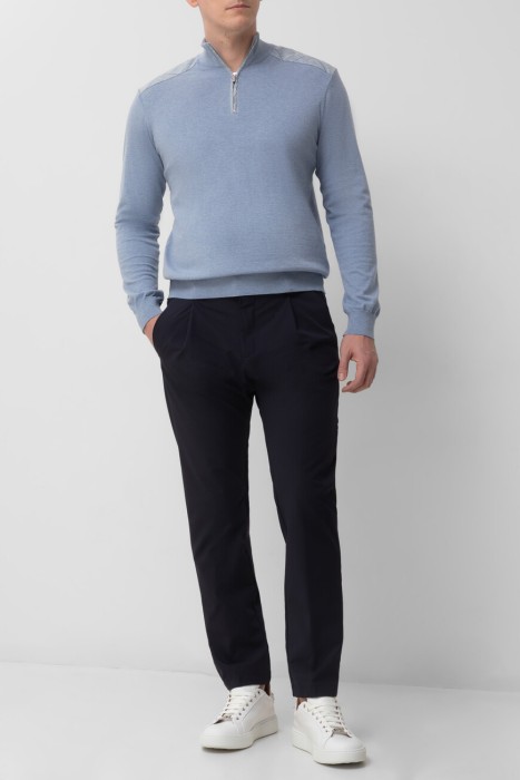 Товар голубого цвета с внутренней стороны