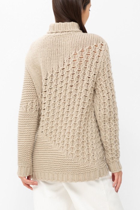 свитер  от бренда kiton вид слева