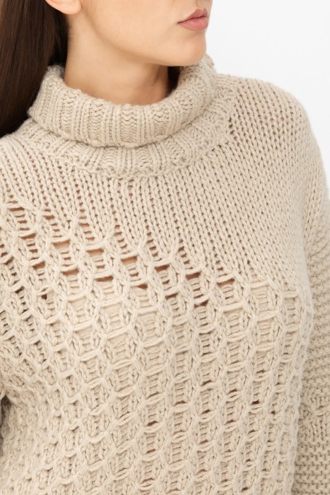 свитер  из италии вид сбоку