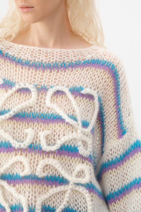 свитер  из франции вид сбоку