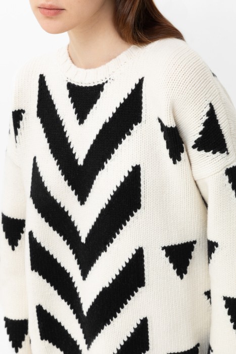 свитер  из италии вид сбоку