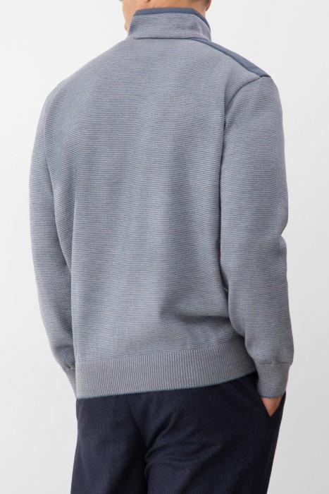 свитер  по цене 47100 руб вид справа