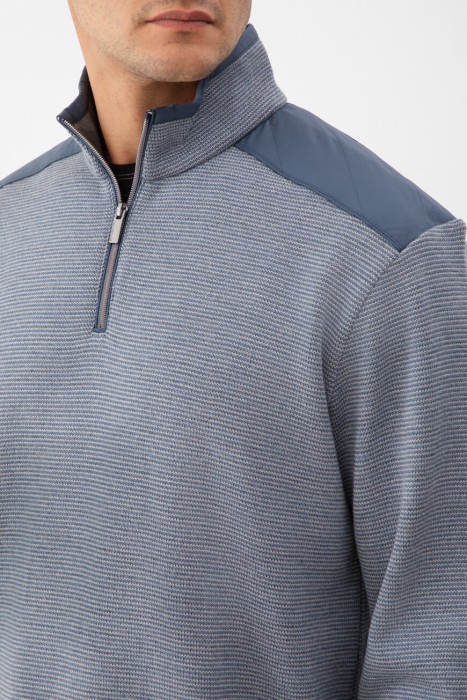 свитер  из италии вид сбоку