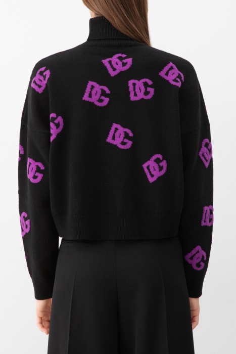 свитер  по цене 139200 руб вид справа