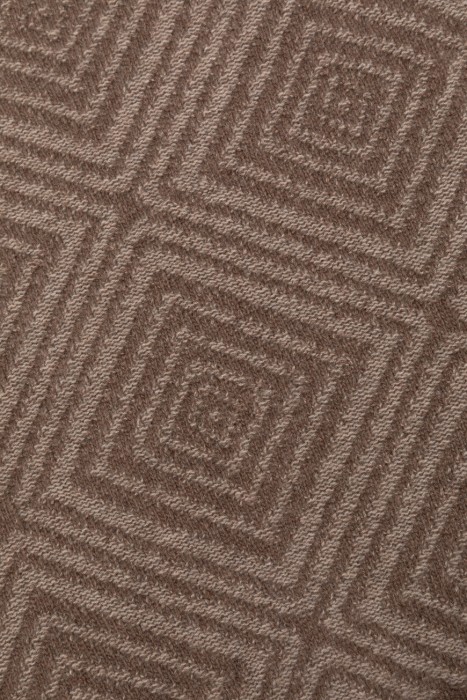 свитер  для взрослого возраста с изнаночной стороны