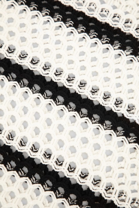 свитер  универсального стиля с лицевой стороны