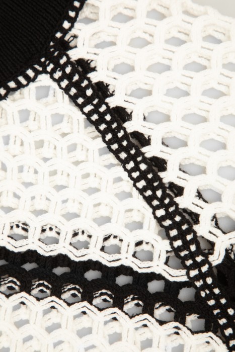 свитер  для взрослого возраста с изнаночной стороны