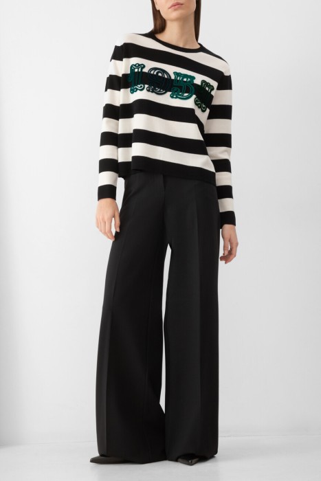 Товар разноцветного цвета с внутренней стороны