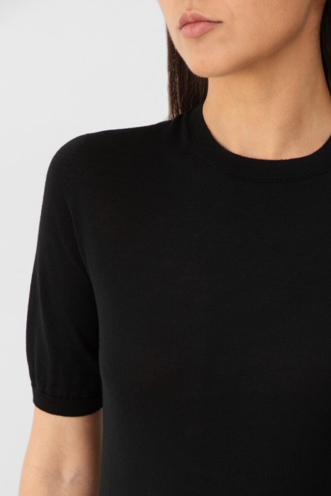 свитер  из италии вид сбоку