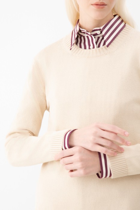 свитер  из италии вид сбоку