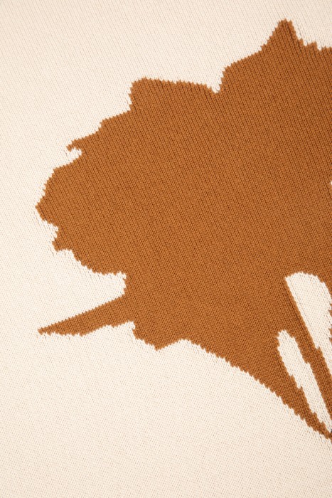 свитер  универсального стиля с лицевой стороны