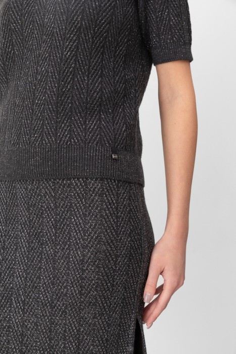 Товар серого цвета с внутренней стороны