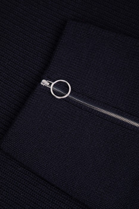 свитер  из шерсти спереди