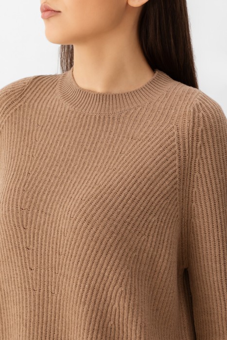 свитер  из италии вид сбоку