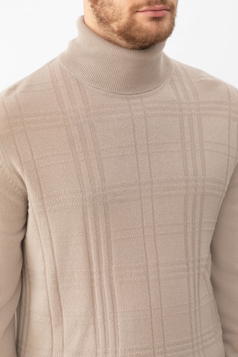 свитер  из италии вид сбоку