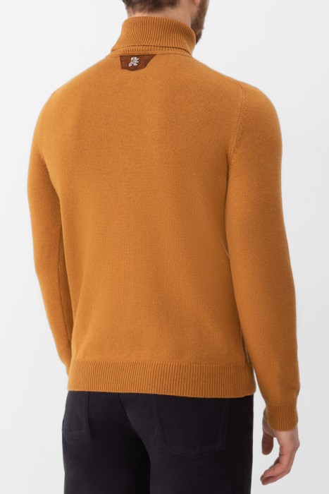 свитер  по цене 110400 руб вид справа