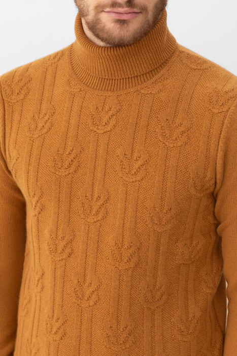 свитер  из италии вид сбоку