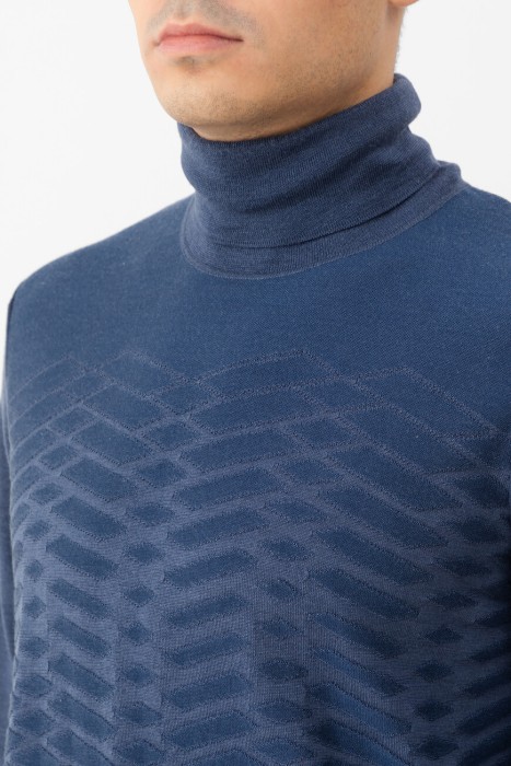 свитер  из италии вид сбоку