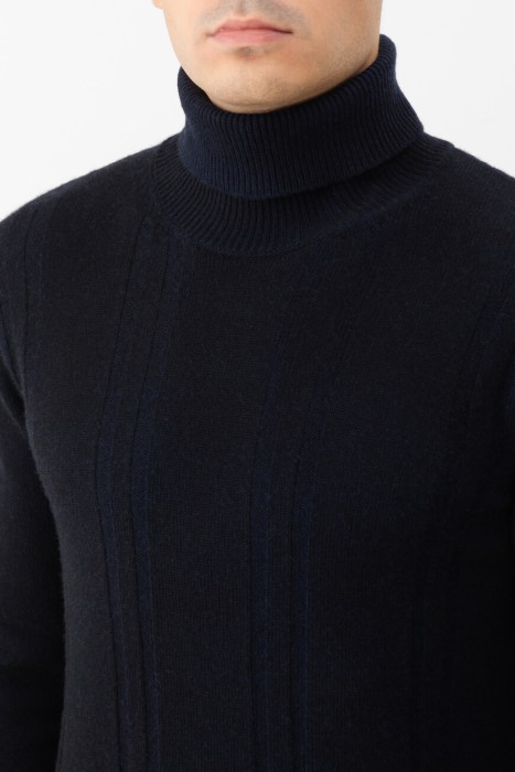 свитер  из италии вид сбоку