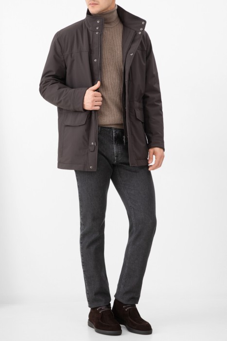 Товар коричневого цвета с внутренней стороны