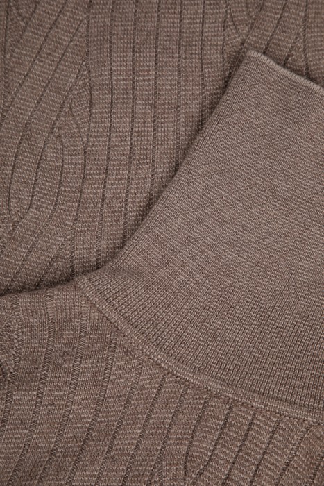 свитер  из шерсти спереди