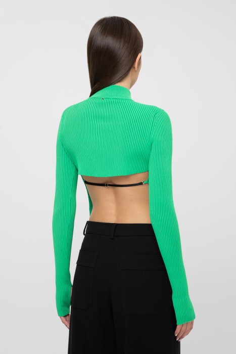 свитер  из италии вид сбоку