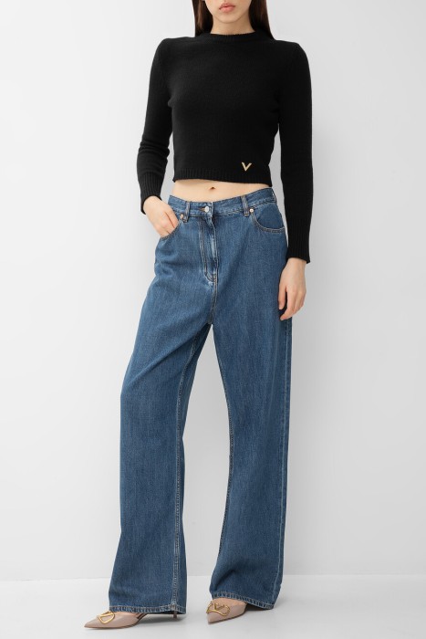 Товар черного цвета с внутренней стороны