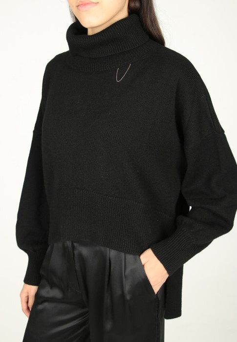 свитер  из проверенных материалов спереди