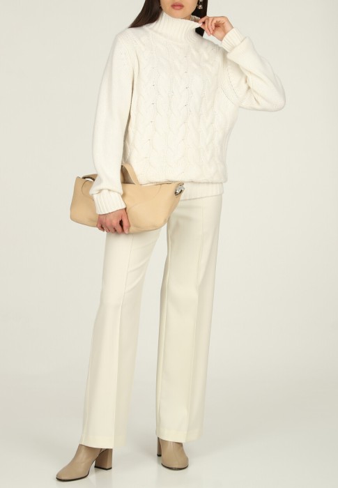 свитер  из германии вид сбоку