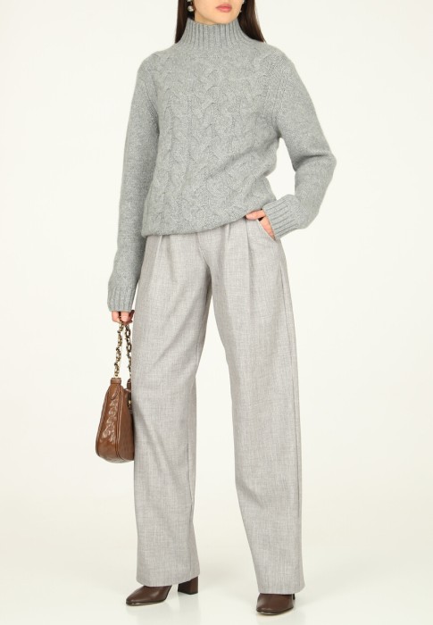 свитер  из германии вид сбоку