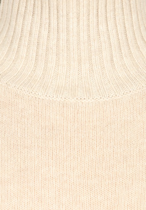 свитер  универсального стиля с лицевой стороны